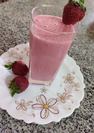 صورة لوصفة احلى عصير فراولة 😍😍🍓🍓