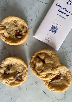 Une photo de Cookies XXL chocolat au lait & noix de macadamia 🍪