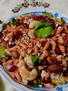 A picture of Oats and puffed rice bhel.