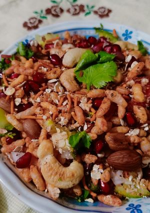 A picture of Oats and puffed rice bhel.