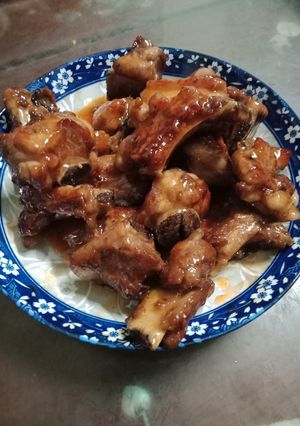 Hình của món Sườn xào chua ngọt.