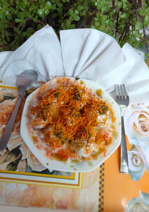 स्ट्रीट दही बड़ा (Street Dahi bada recipe in hindi) रेसिपी मुख्य फोटो