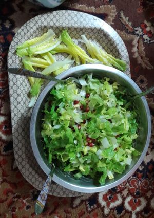 صورة لوصفة سلطه خس ورمان اسهل من السهل