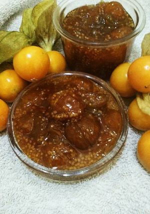 A picture of Raspberry jam.