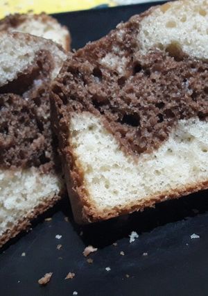 Una foto de Budín marmolado económico y rico