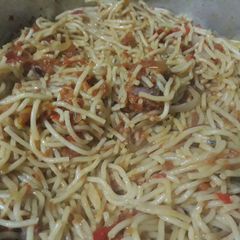 A picture of Spagetti jollof.