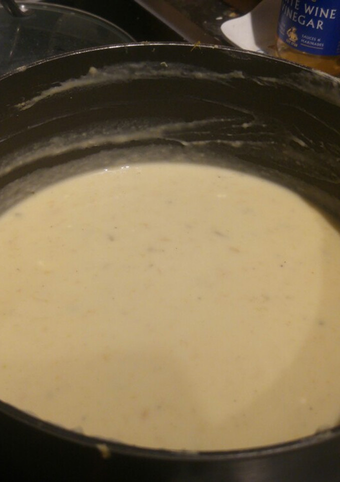 A picture of Creamy parsnip & butter bean soup.