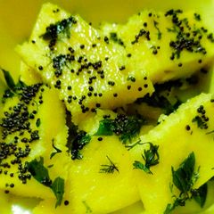 A picture of Chana Daal Dhokla (Lentil Dhokla).