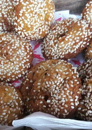 A picture of Jaggery anarsa.