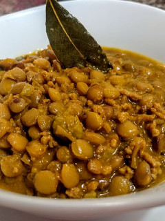 Una foto de LENTEJAS 🍛Con Carne Molida Alcaparrada...!