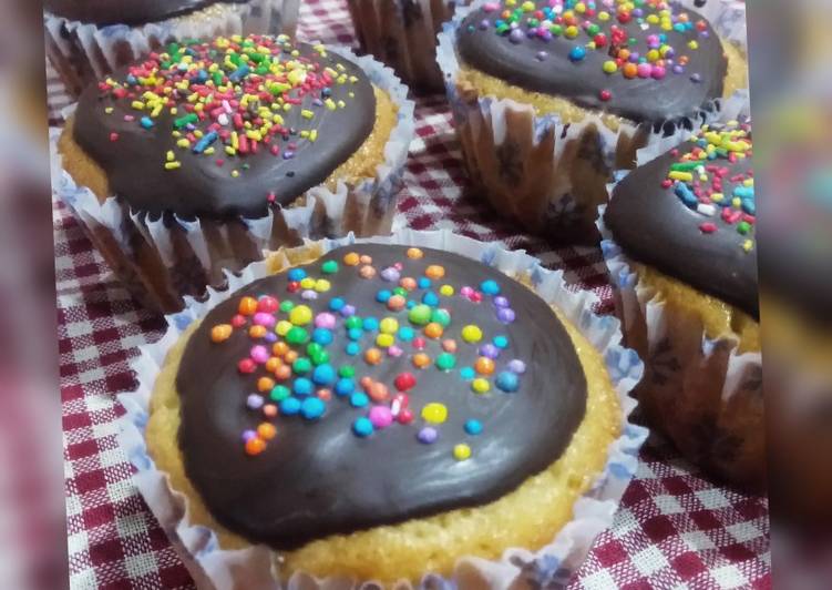 Cupcakes con baño de chocolate 🍫 😋