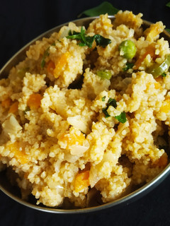 சாமை வெஜிடேபிள் கிச்சடி (Saamai vegetable kichadi recipe in tamil) செய்முறை முக்கிய புகைப்படம்