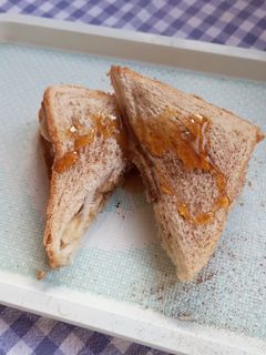 Φωτογραφία της συνταγής Τοστ με ταχίνι ολικής, μέλι και μπανάνα 🍌