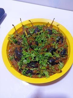 भरलेली वांगी (Bharleli Vangi Recipe In Marathi) रेसिपी चे मुख्य फोटो