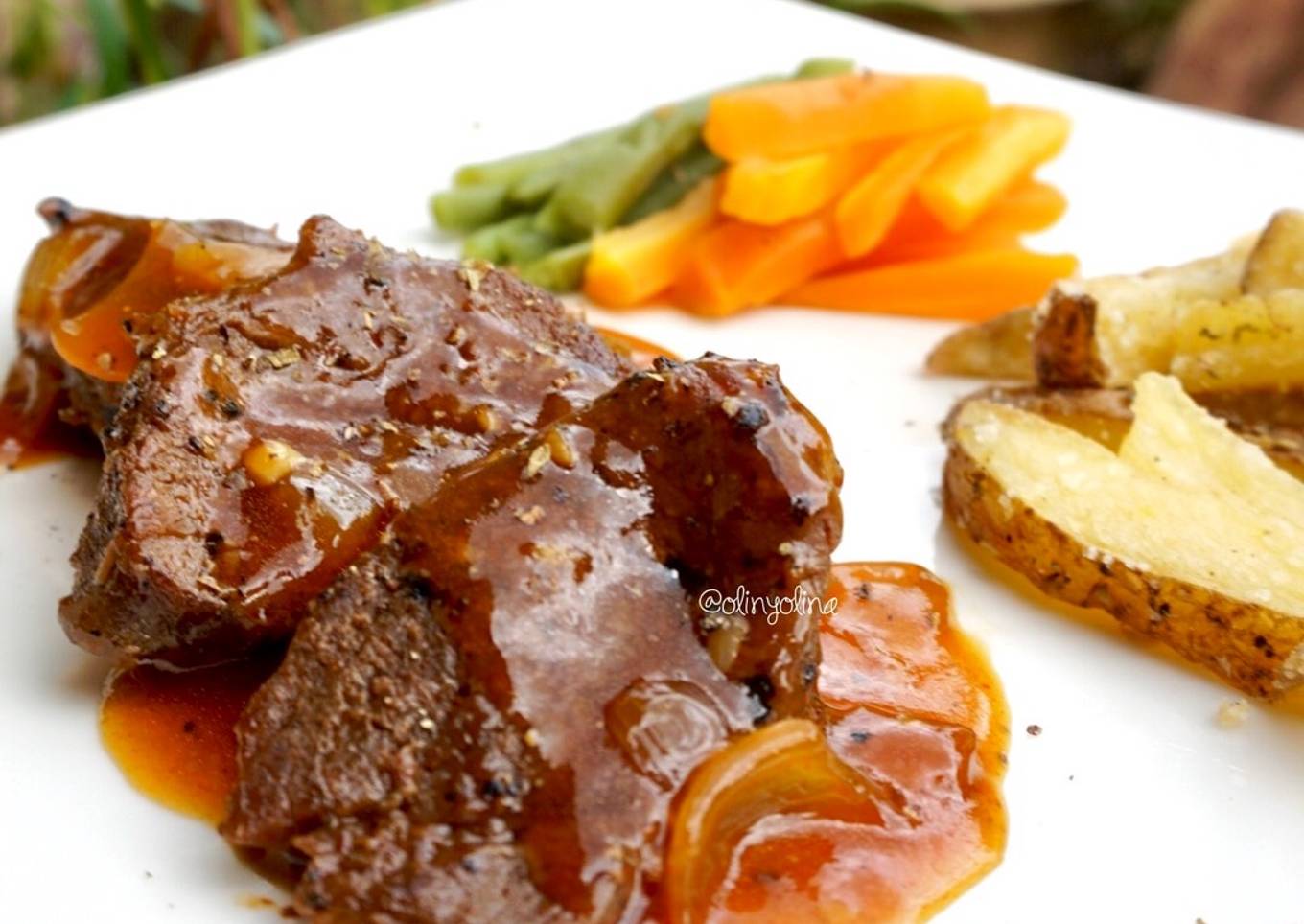 Beef Steak with Blackpepper Sauce