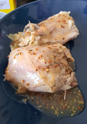 Une photo de Jarret de porc miel moutarde et estragon
