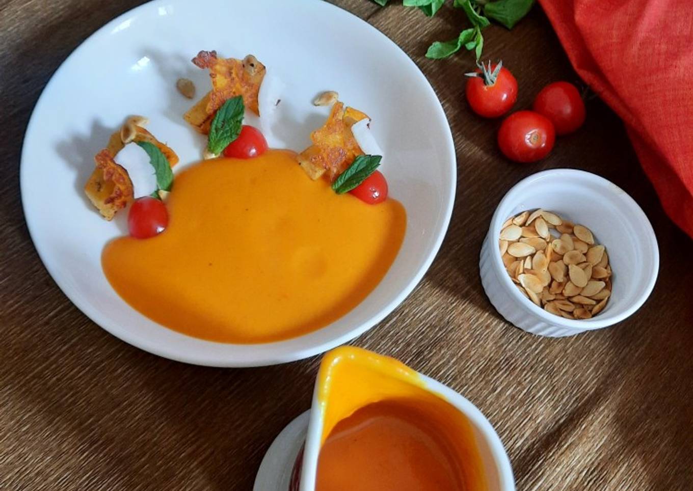 Roasted Pumpkin-Tomato soup with Potato toasties