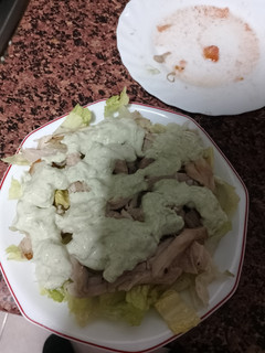 Una foto de Ensalada de Pollo y Tzatziki