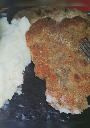 Una foto de Milanesa de harina de garbanzo y porotos negros 🤗