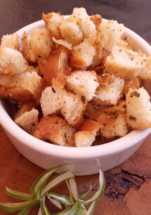 Una foto de Croutons en 5' (microondas)