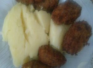 Foto principal de Kipi con purés de papas 😀🤣😋