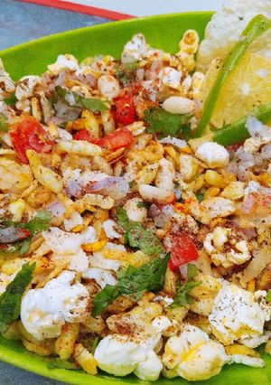 A picture of Chivda bhel.