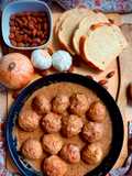 Meatballs in Almond Sauce 🧄🍞🧅