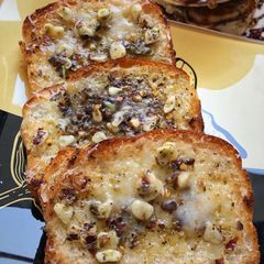 A picture of Garlic bread.