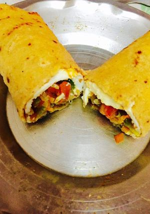 A picture of Mix Veg Egg Roll.