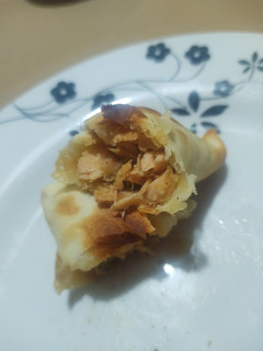 Una foto de Empanadas de salmón rosado