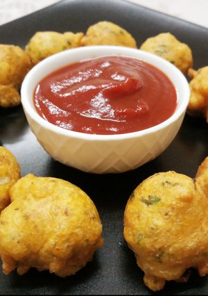 A picture of Mix Vegetable Pakoda.