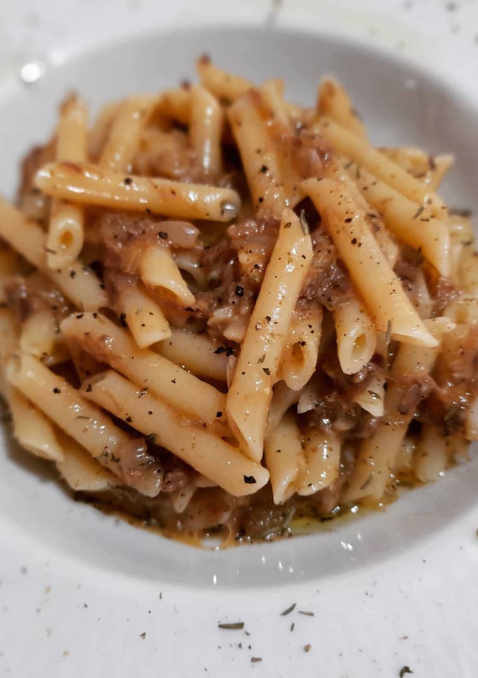 Una foto de Macarrones con salsa de rabo de ternera v2