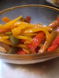 Una foto de Pimentón tricolor agridulce