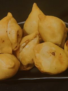 समोसा (samosa recipe in Hindi) रेसिपी मुख्य फोटो