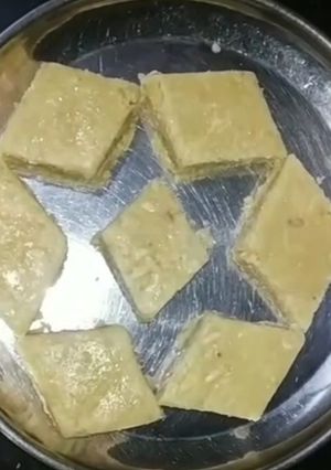 A picture of Beej ki burfi (mingi paag).
