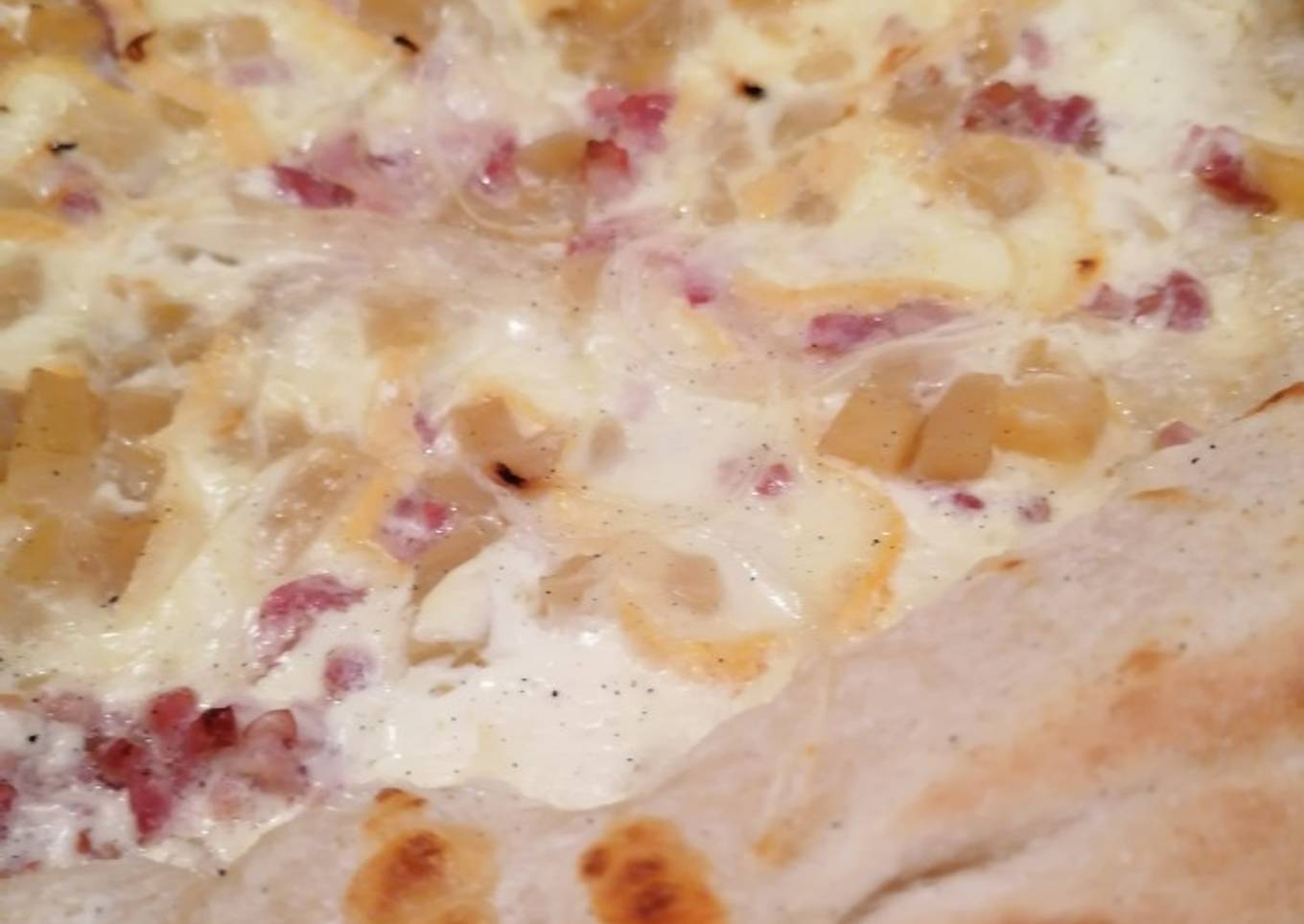 Pizza reblochon