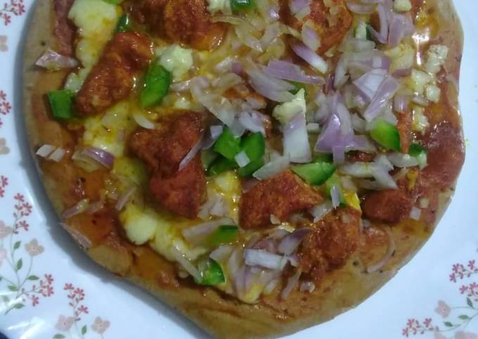 Chicken Pizza (With Readymade Pizza Base) Recipe by Stuti Bhattacharyya ...