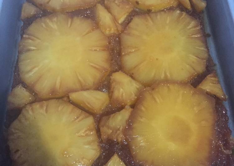 # Bolo de abacaxi caramelizado - Gozhowgos