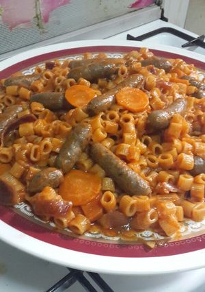 صورة لوصفة مكرونه بالسجق والخضار