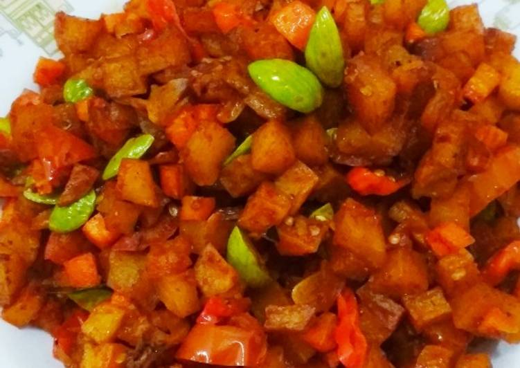 Resep Kentang wortel bumbu merah yang Lezat