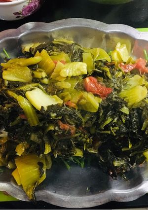 Hình của món Cá chép om dưa.