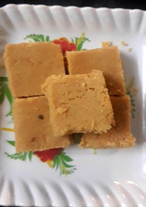 A picture of Besan Barfi.