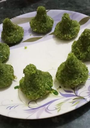 પાન મોદક (paan modak Recipe In Gujarati) રેસીપી મુખ્ય ફોટો
