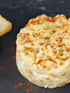 Una foto de Ensaladilla de gambas al pil pil