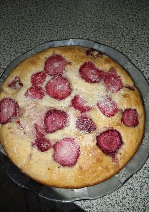 Una foto de Bizcochuelo de Avena y Frutillas 🍓😋