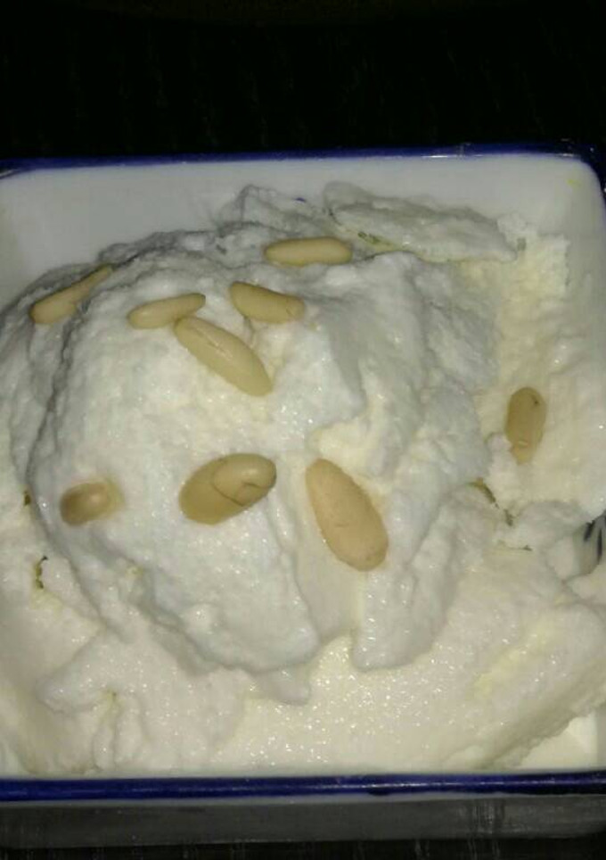 Una foto de Helado de melón con yogur de vainilla