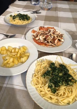 Una foto de Tagliatellis con gambas y espinacas