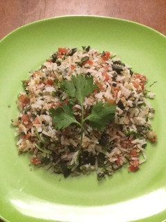 Una foto de Tabuleh de arroz, quínoa y aceitunas