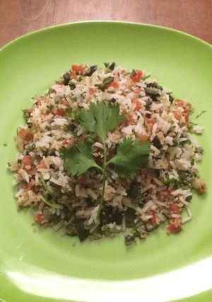 Una foto de Tabuleh de arroz, quínoa y aceitunas