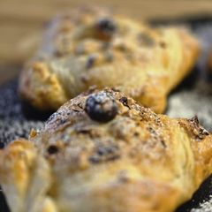 A picture of Hazelnut cream stuffed puff squares.